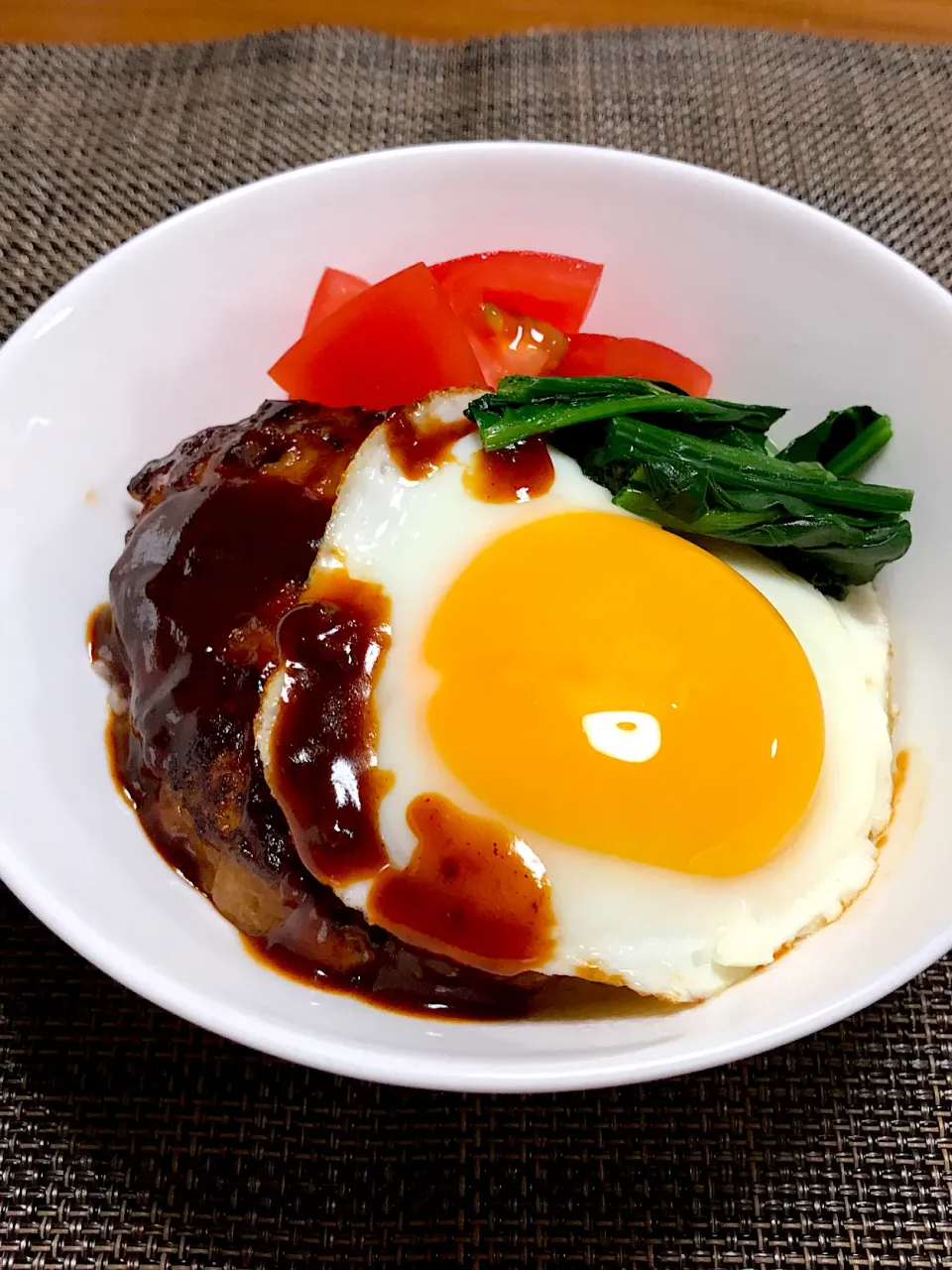 昼食　ロコモコ丼|柚子きりかさん