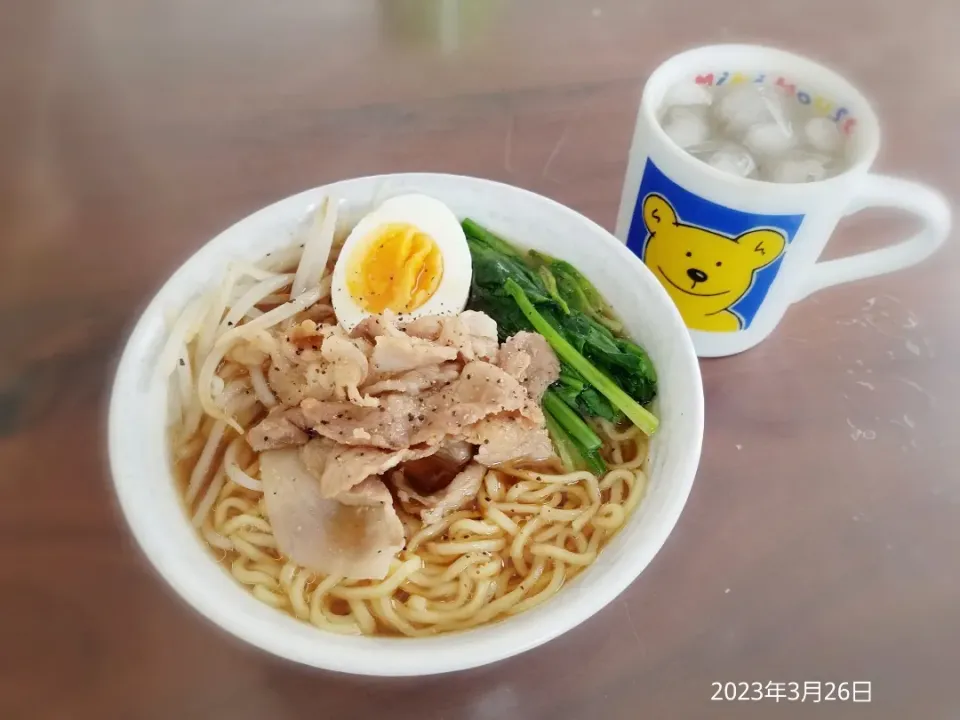 2023年3月26日の昼ご飯
醤油ラーメン|ソラ♂のご飯さん