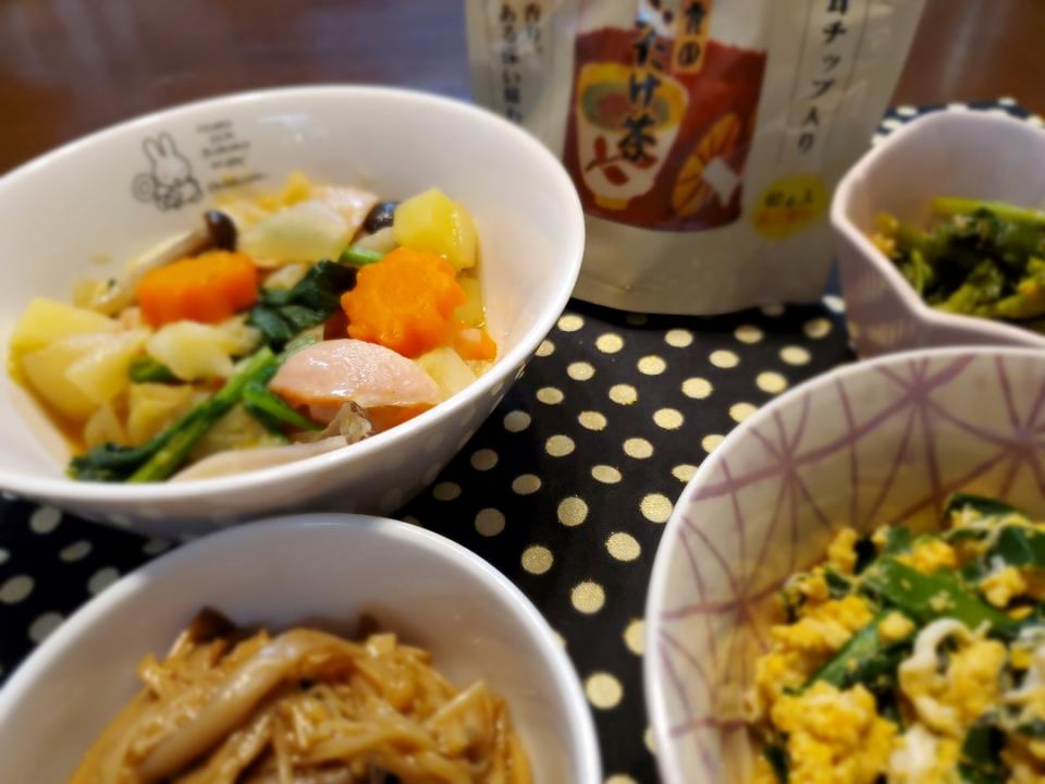 しいたけ茶を使って
🥕野菜たっぷりポトフ
🍄３種のキノコのなめたけ
💛菜の花胡桃和え
🥚ニラ玉