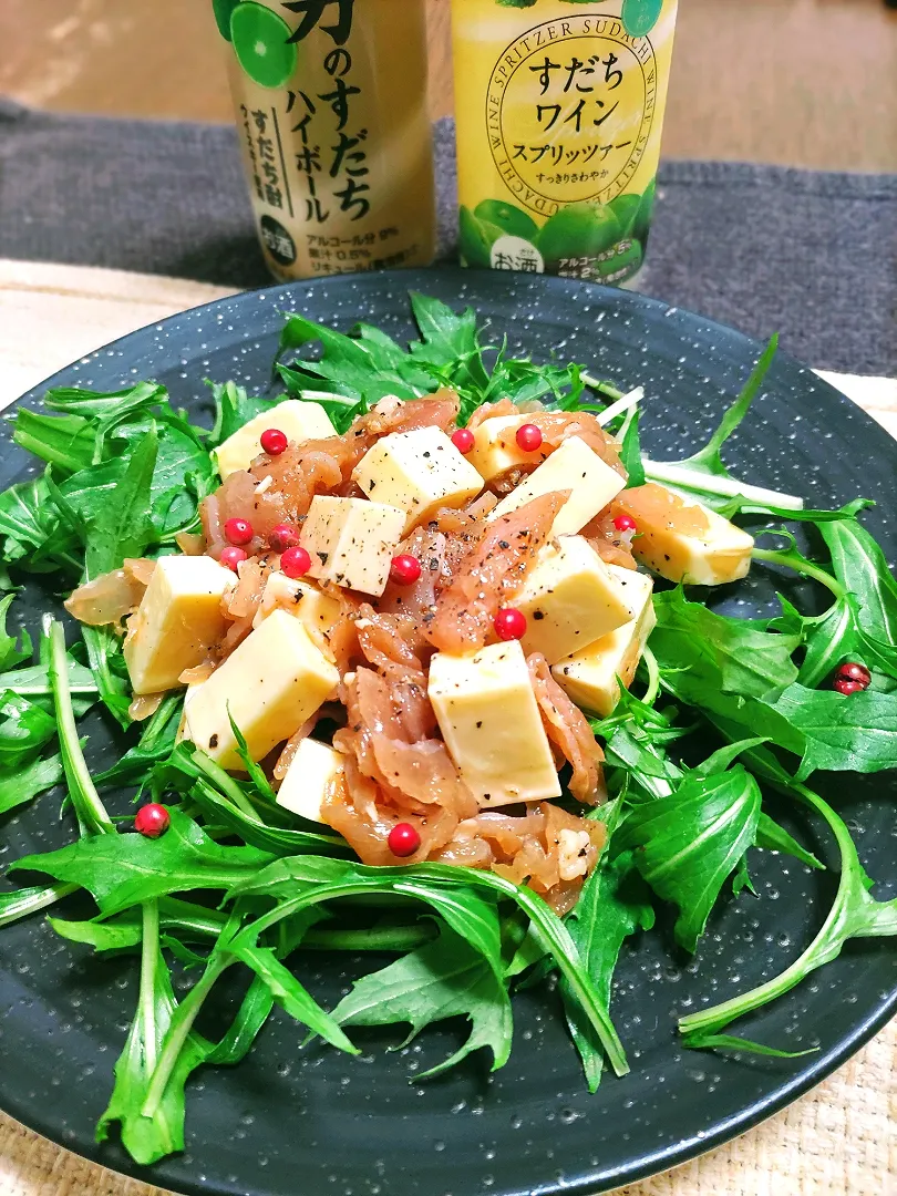 Snapdishの料理写真:誰でも出来る✨生ハムとベビーチーズのおつまみ🍶🍺(レシピ付き)|じゃじゃまるさん