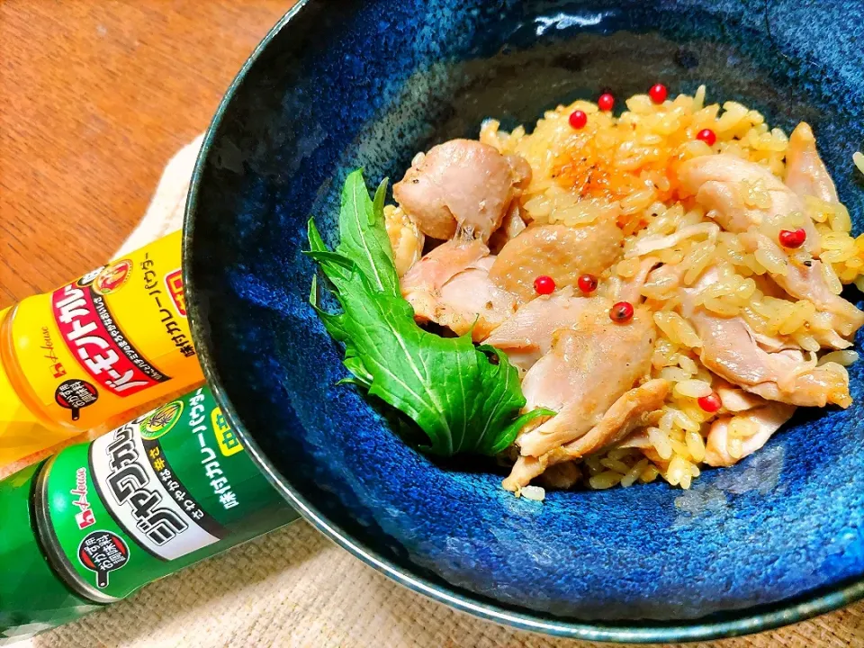 「ハウス味付カレーパウダーdeカレーカオマンガイ丼」
炊飯器で簡単料理❗|じゃじゃまるさん