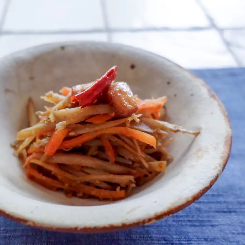 絶品きんぴらごぼう【レシピは動画にしました☺️】|おーこ🍅野菜ソムリエの母ちゃんさん