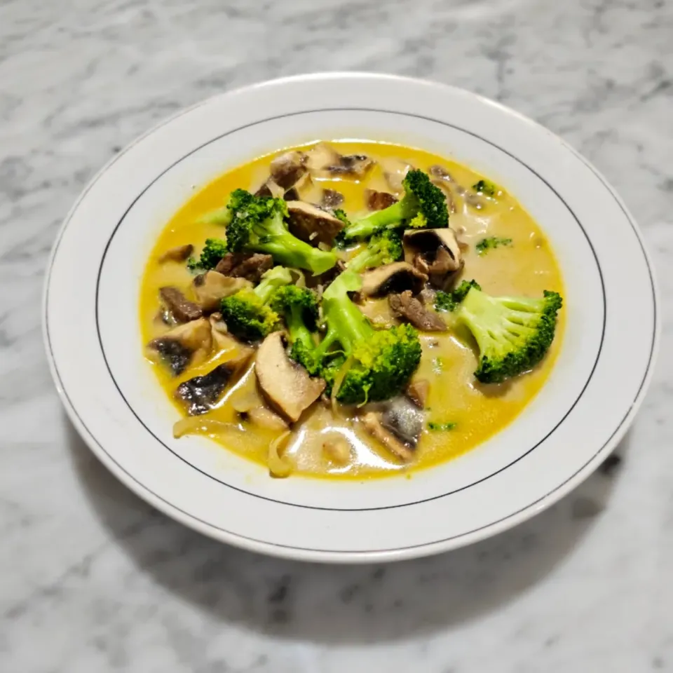 Creamy Mushroom with Broccoli..|Denさん