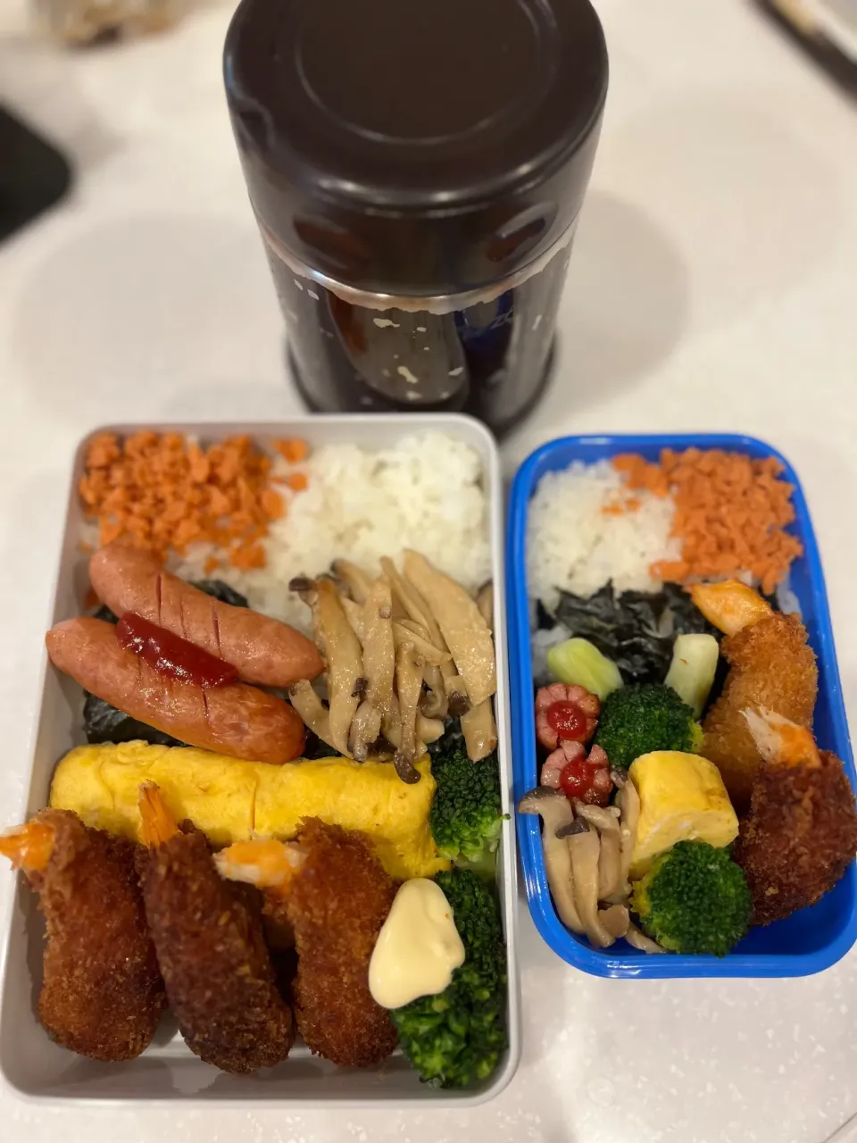 Snapdishの料理写真:パパとチビのお弁当🍱🍙|みぃこさん