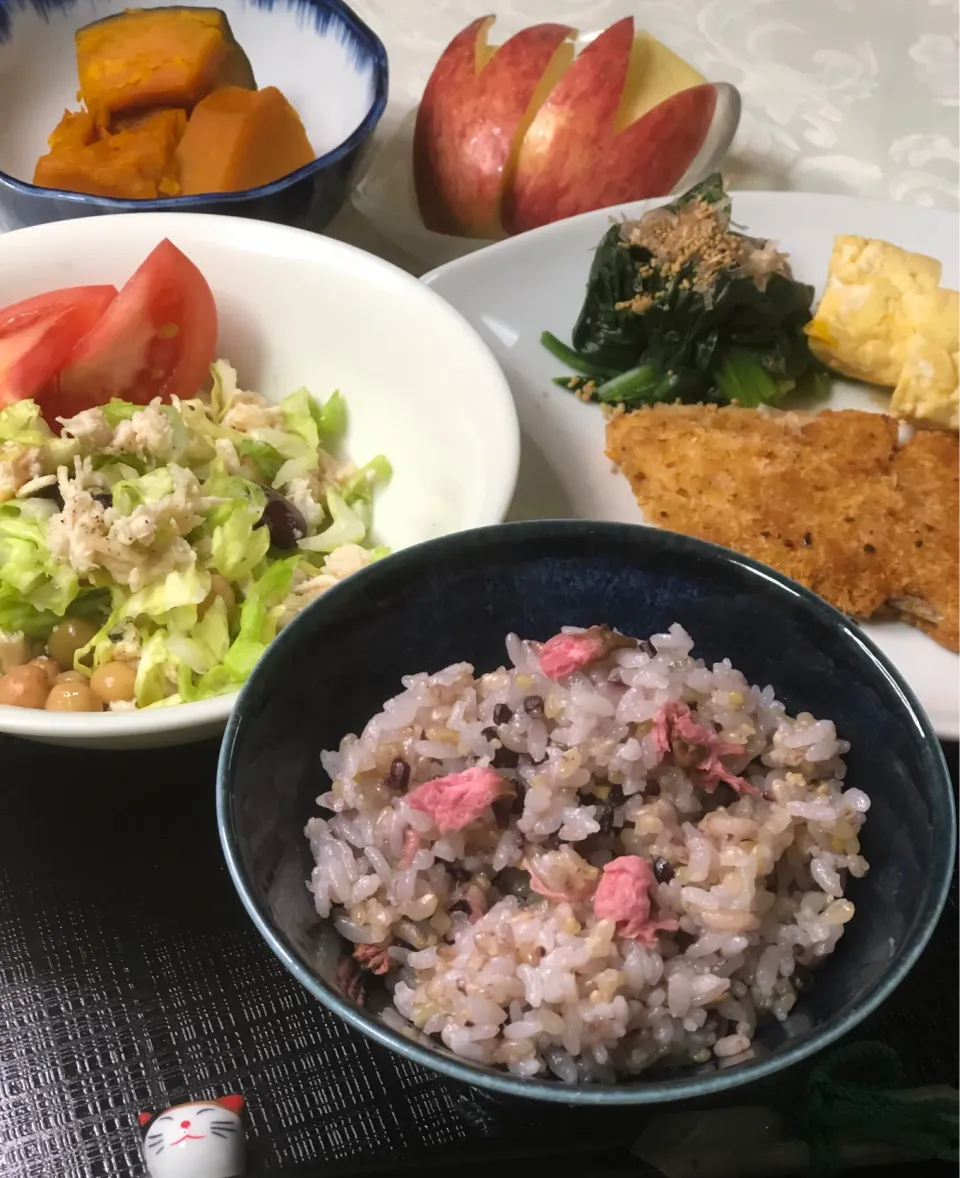 Snapdishの料理写真:玄米雑穀で桜ご飯|のりこカルチャーサロンさん