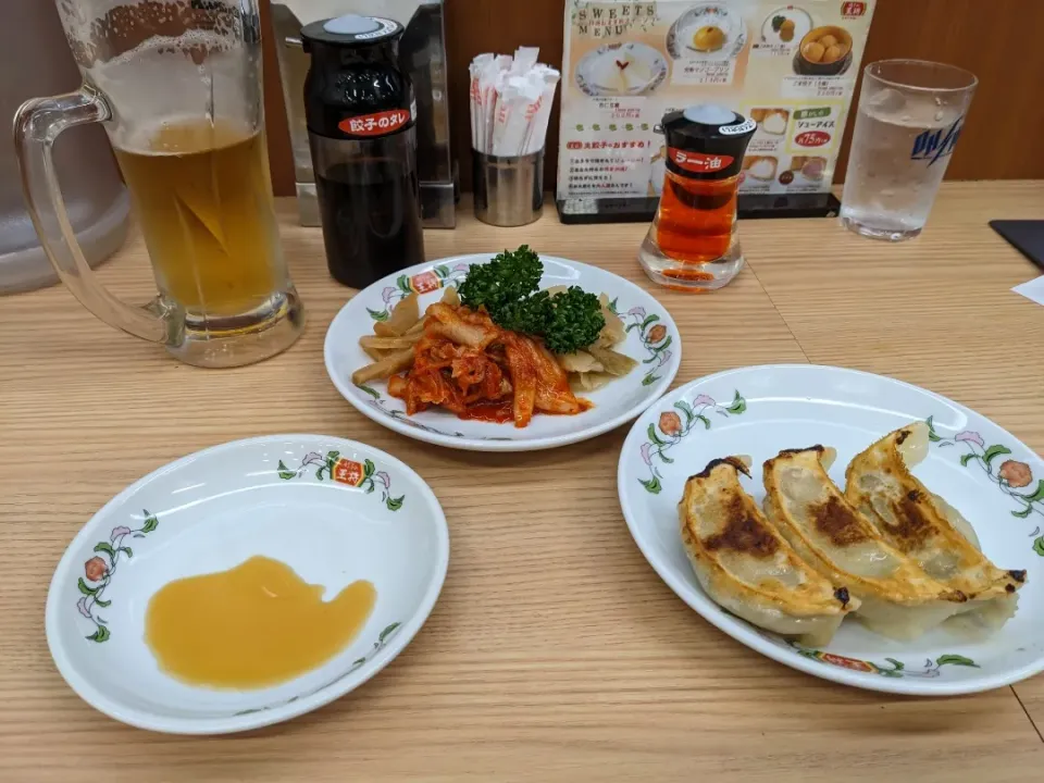 Snapdishの料理写真:夜勤明けの休み買物途中腹拵えを餃子の王将で|Tarou  Masayukiさん