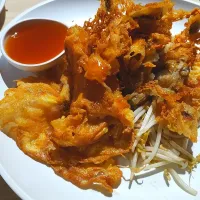 Crispy Pan Fried Mussels With Eggs or Thai Street Food called " Hoi Tod ".|Paul Chirayusさん