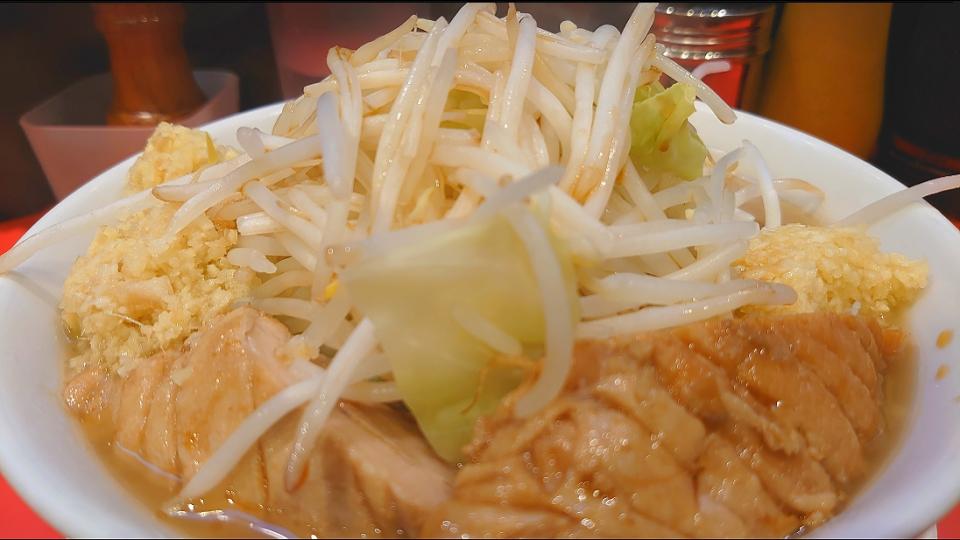 【2009年創業】
用心棒 神保町店
ラーメン (麺300g、880円)
＋追加豚 (130円)
＋ニンニクマシ (無料)
＋ショウガマシマシ (無料)
@神保町3分
(JR秋葉原駅から徒歩21分)
23069 (71,419)