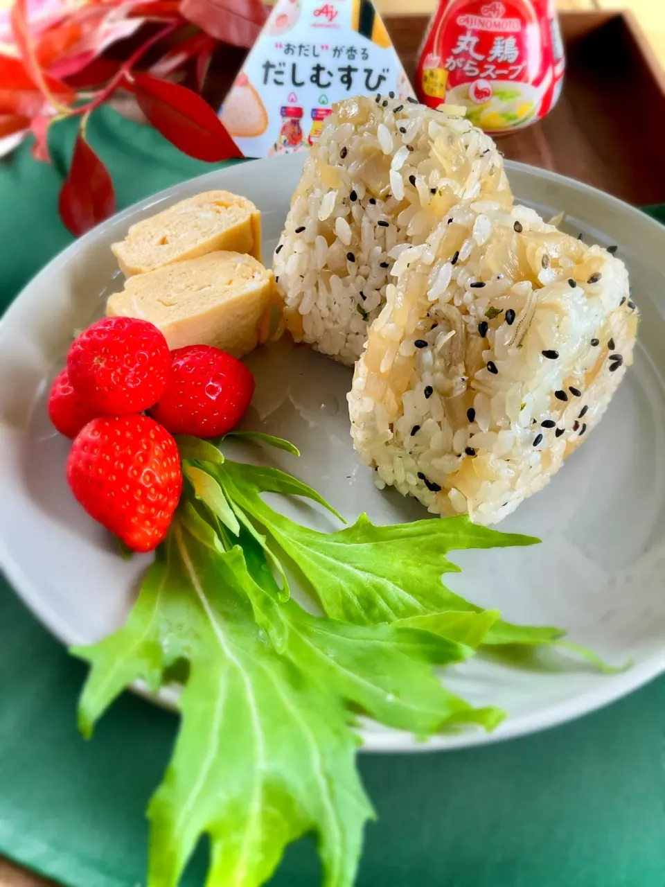 ごま油香る⭐︎セロリとシラスのだしむすび|スイーツポテトさん