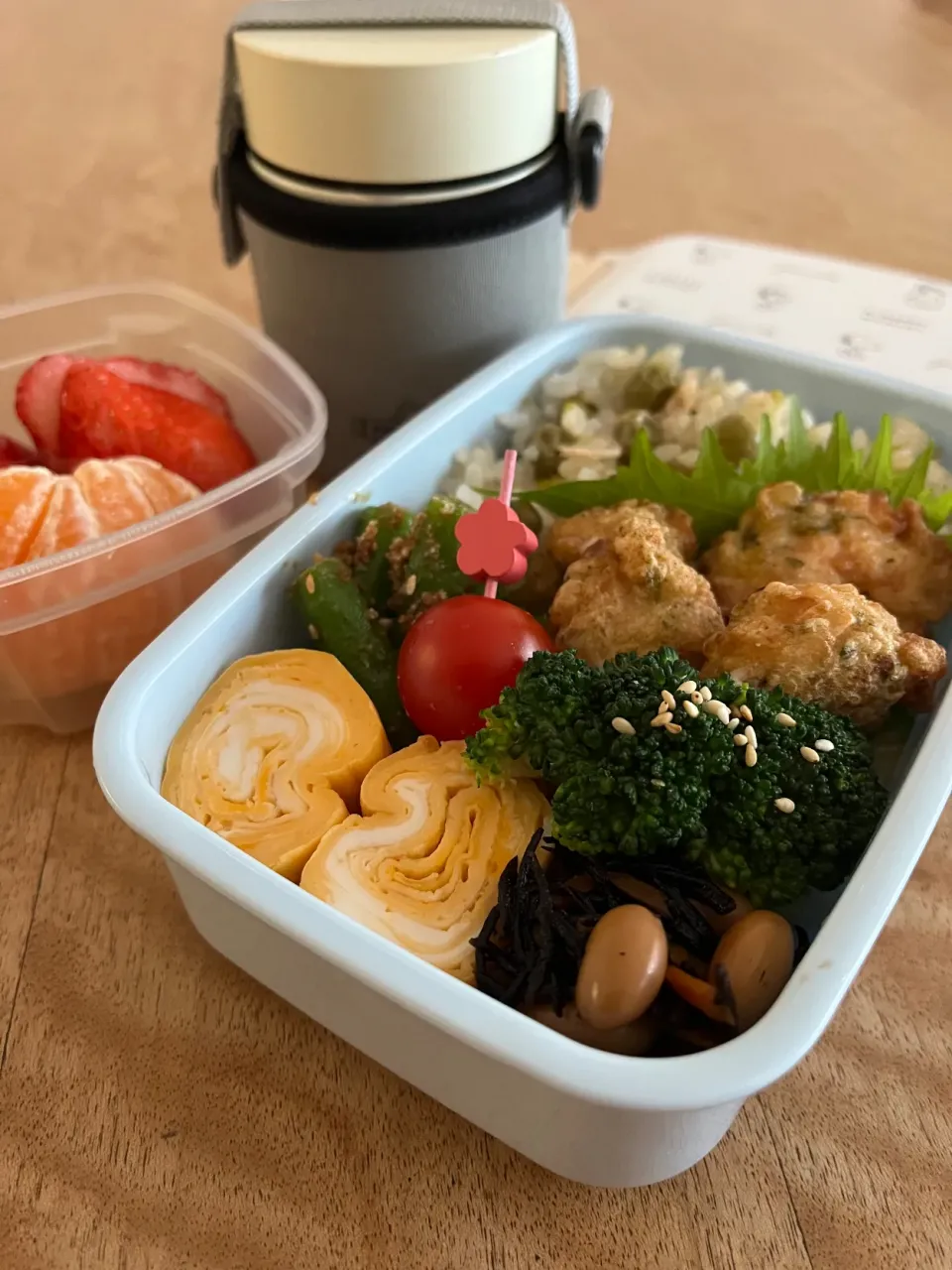 Snapdishの料理写真:桜えび豆ごはん弁当|Sakikoさん