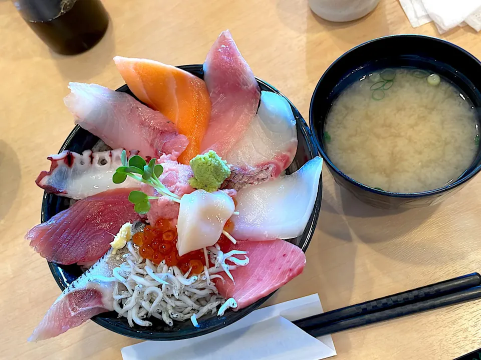 なかみなとの海鮮丼|ただの栄養士さん