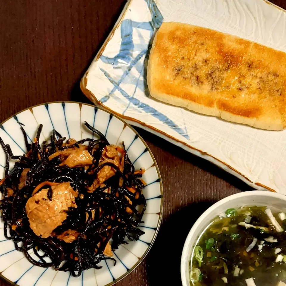 大豆のお肉でひじきの煮物😋🍴💕|きつねさん