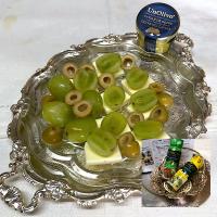 キャンディマスカット🍬モッツァレラ🧀オリーブ🫒キャビアオリーブオイル🫒
