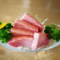 Snapdishの料理写真:Tuna Belly Sashimi|Thomas K L Ngさん