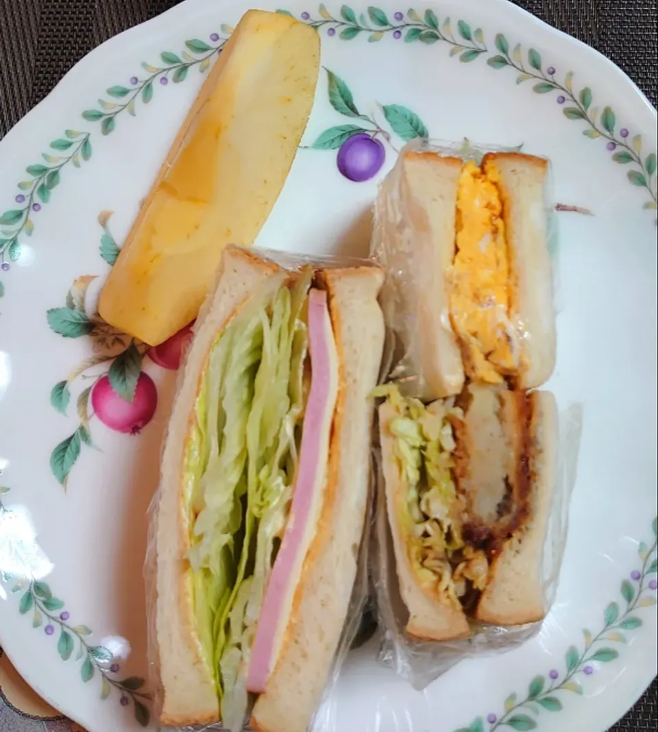 あるものでサンドイッチの朝ご飯🌅|ポチさん