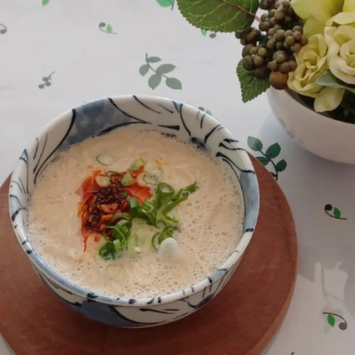 Snapdishの料理写真:【おうちごはん】豆乳で作ったにゅう麺|しるくさん