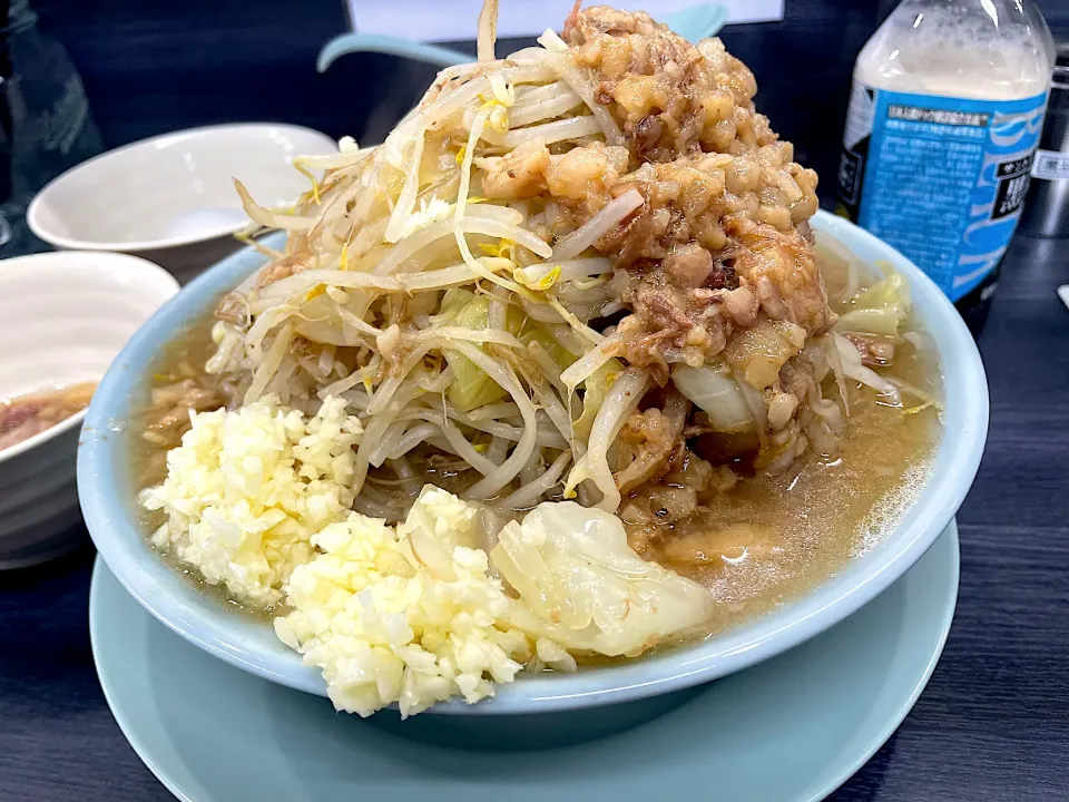 ラーメン半分（ヤサイマシ・ちょいアブラ・ニンニク）|とみさんさん