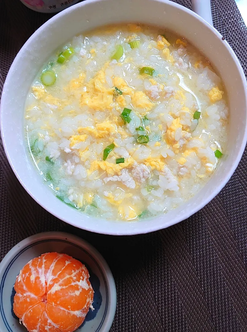 鶏皮卵雑炊で朝ご飯🌅|ポチさん