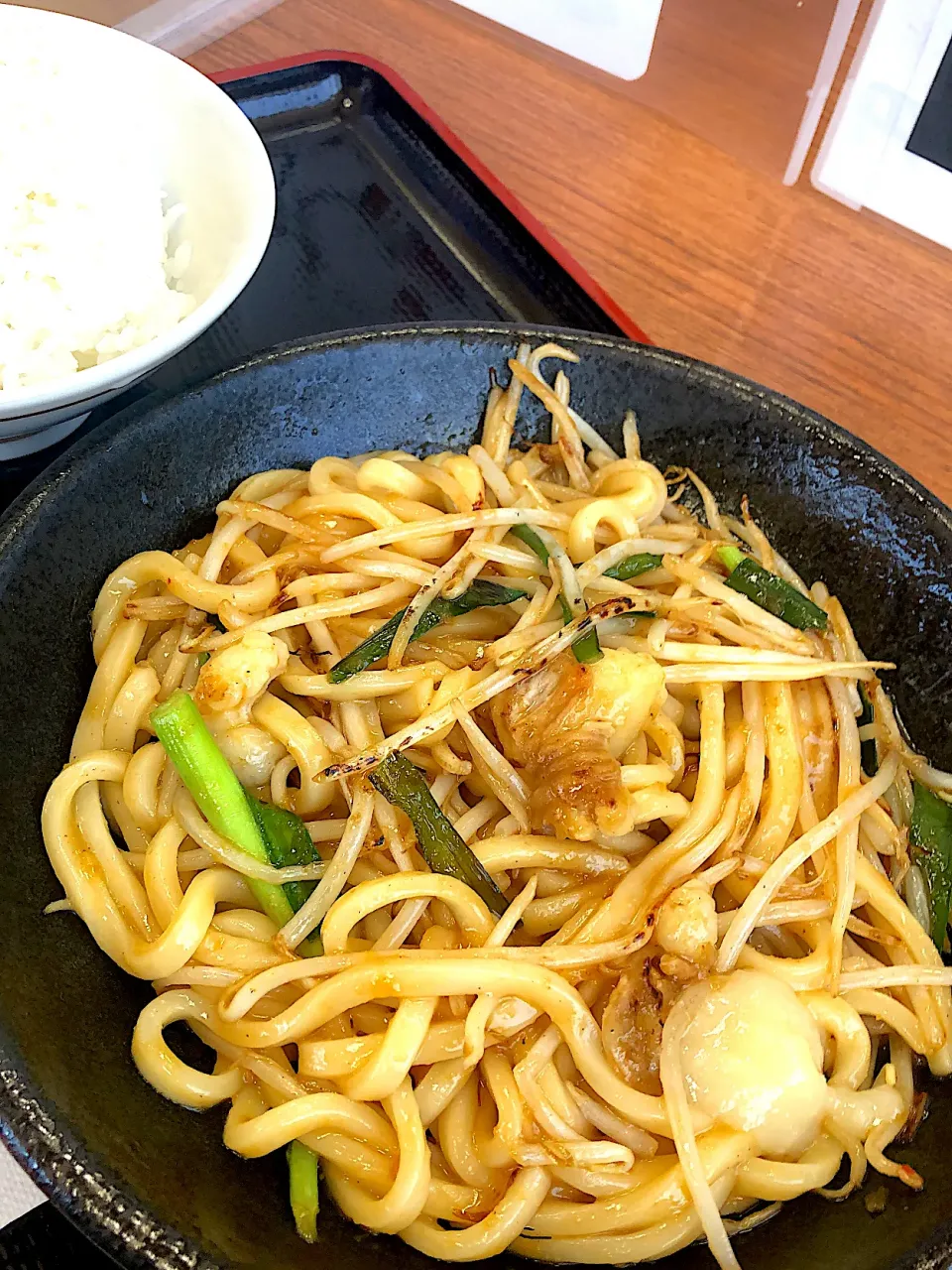 ホルモン焼きうどん|藤本 ひろきさん