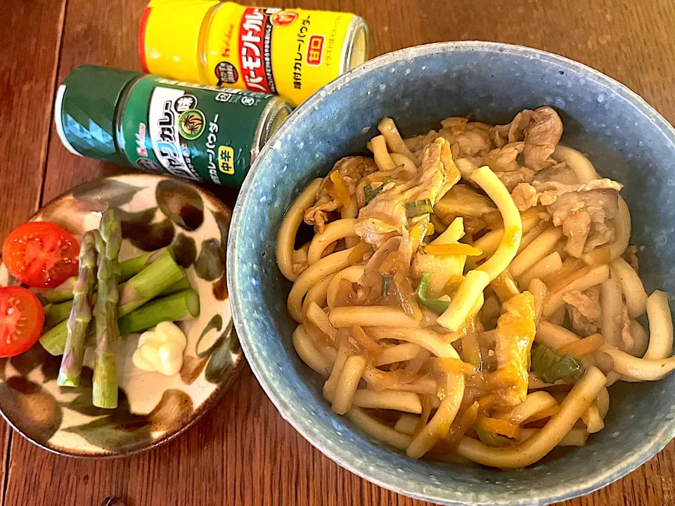 ランチ♯カレーうどん♯ハウス食品♯ジャワカレー味♯バーモントカレー味♯味付けカレーパウダー|小松菜さん