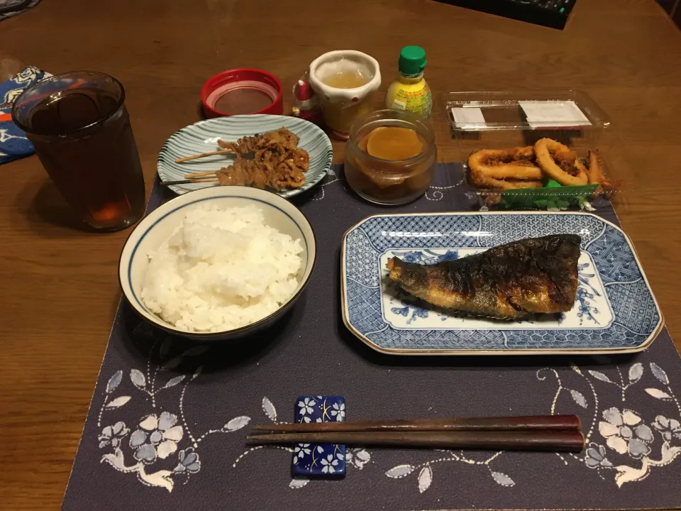 昆布締めしまほっけ塩焼き、イカ唐揚げ、パリパリ皮串(夕飯)|enarinさん