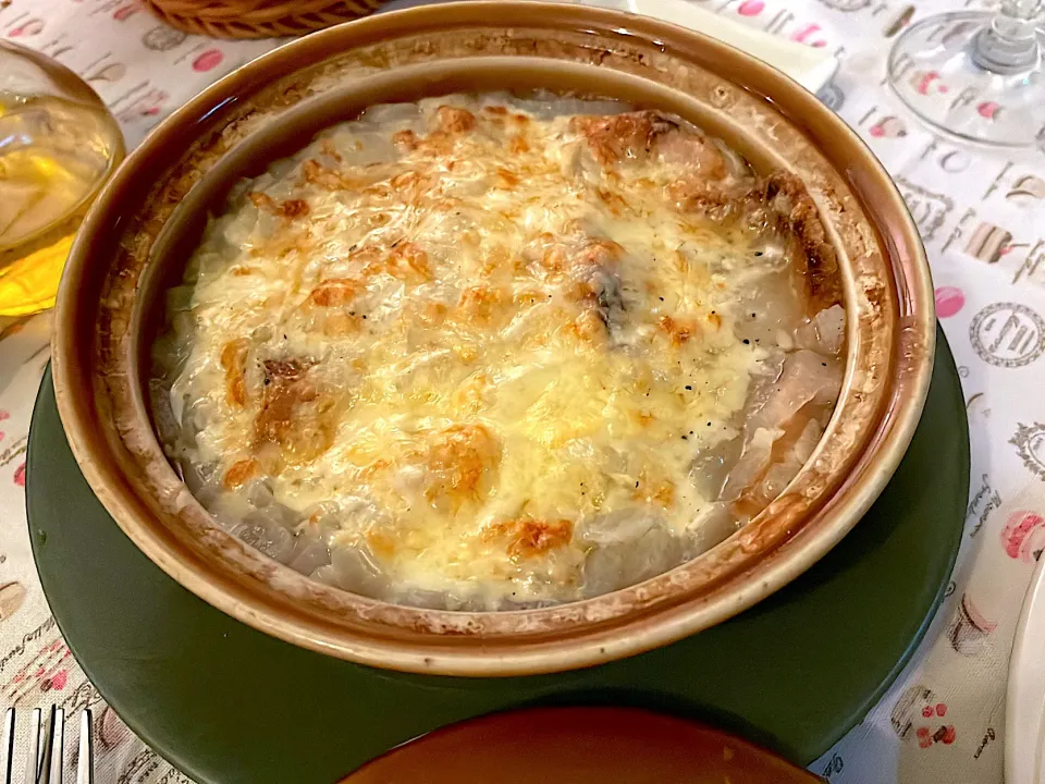 Snapdishの料理写真:Soupe à l'Oignon Gratinée - French-Style Onion Soup au Gratin|270w178bさん