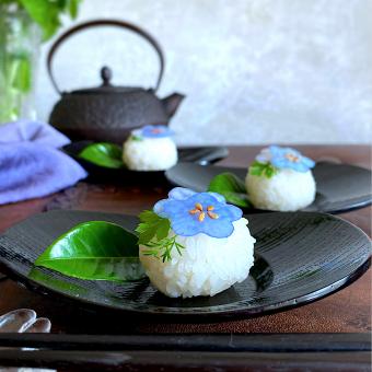 らぴすらずり(らぴ)さんの料理 sophia.kamさんの料理 ライトブルー桜2023本日開催 - ハーブ模様入りの青い卵