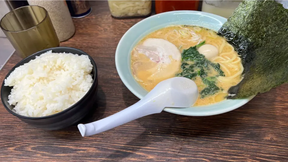 味噌ラーメンと白飯(昨晩のごはん)|Saudadeさん