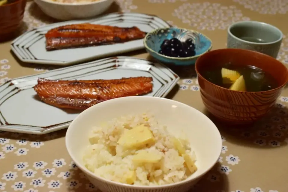 Snapdishの料理写真:春の味、たけのこごはん|うにんぱすさん