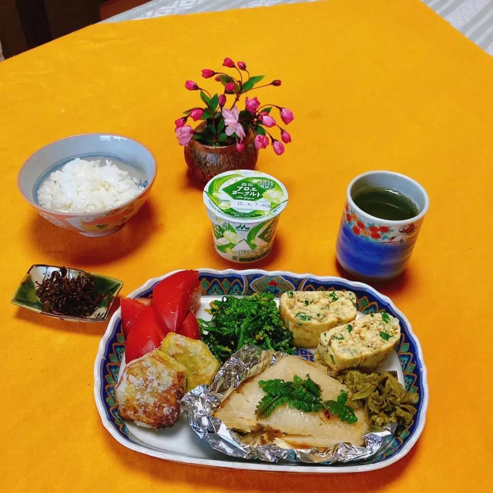 grandmaの晩ごはん☆ふきのとうの酢漬け・焼き魚|kaoriさん