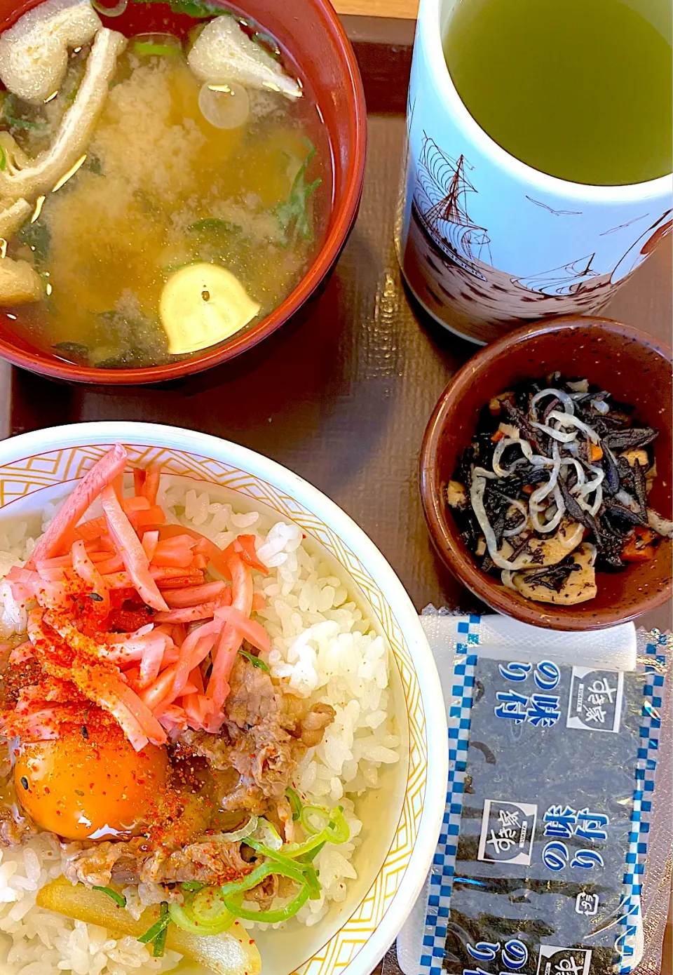 牛たまかけ朝食 390円|すくらんぶるえっぐさん