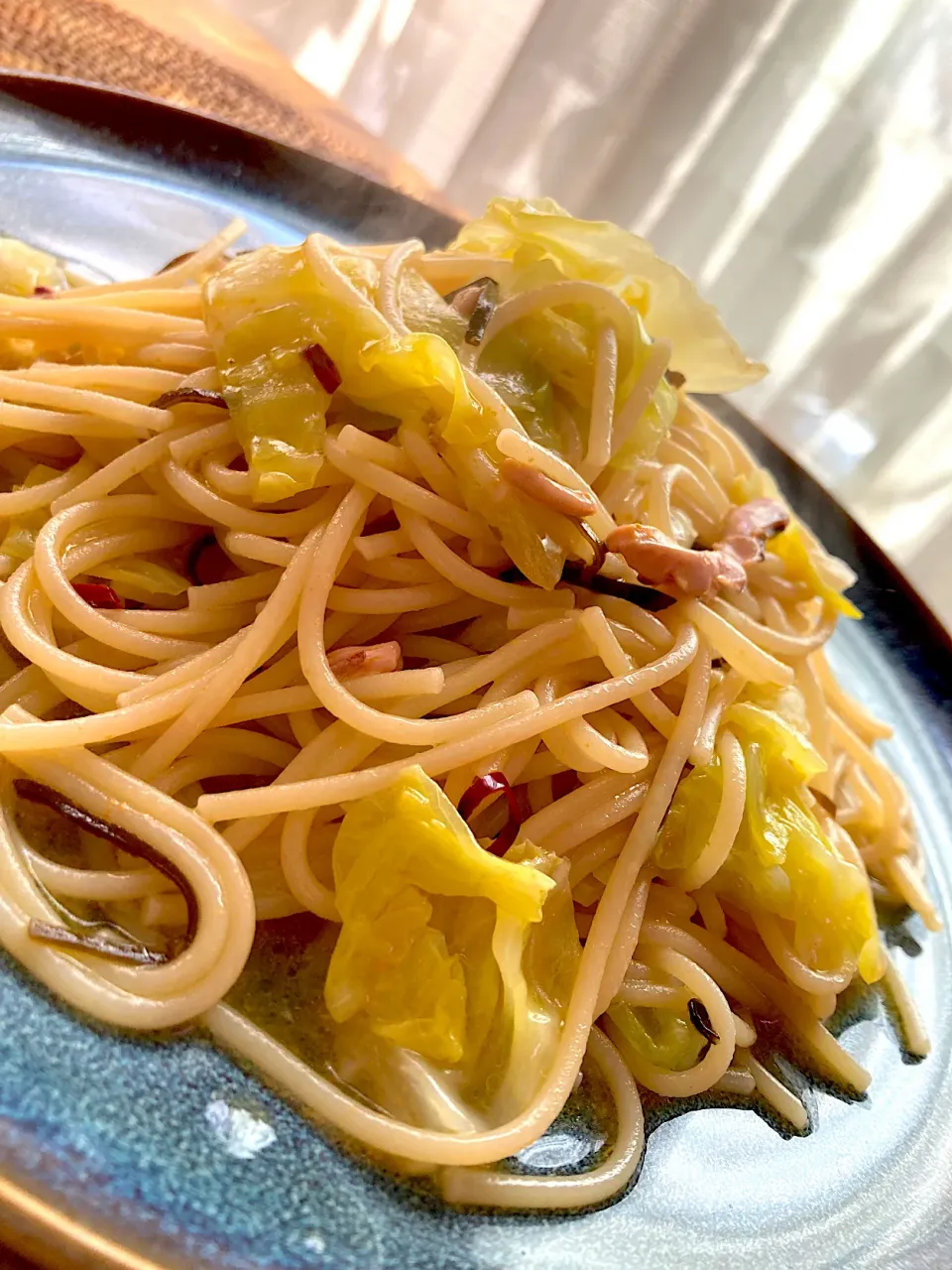 春キャベツと塩辛のペペロンチーノ😋🍝💕✨|アイさん