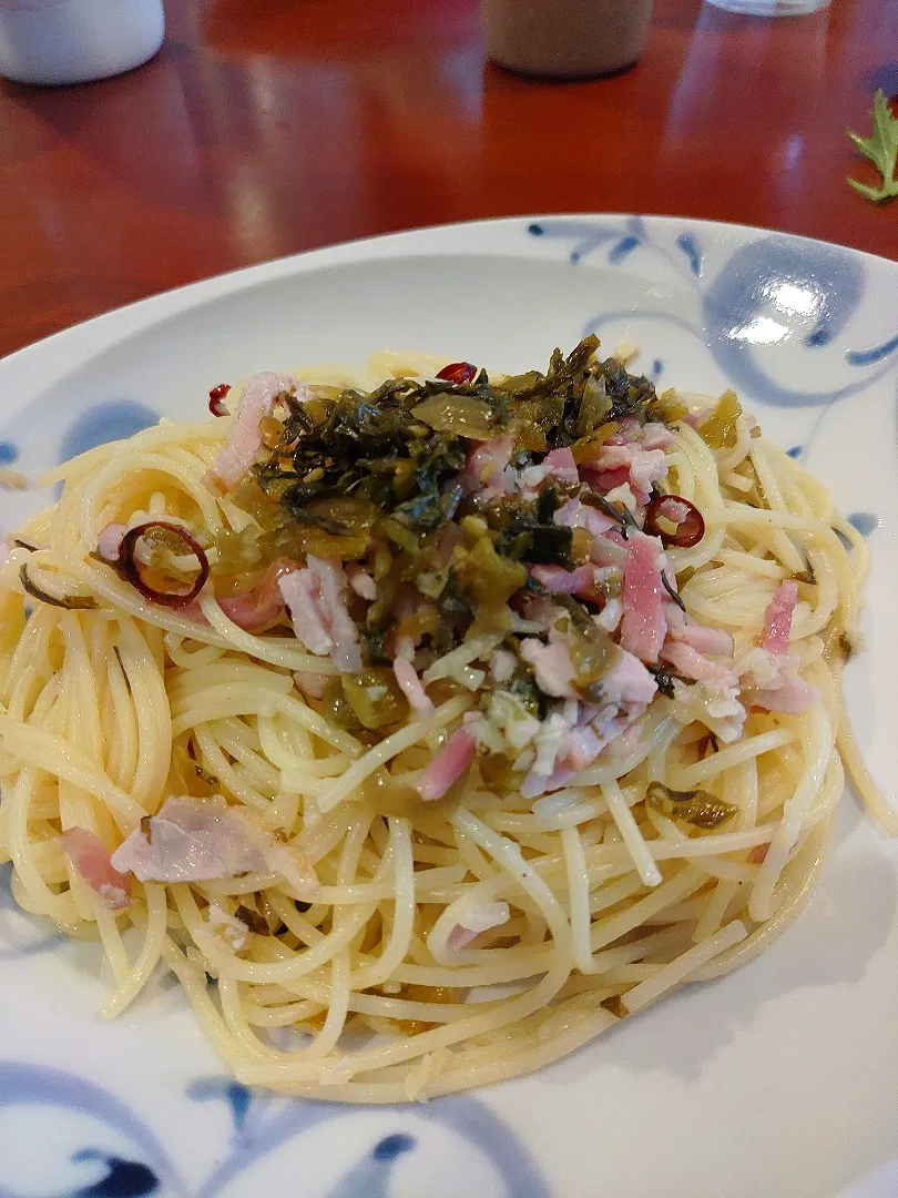 Snapdishの料理写真:ベーコンと高菜のオイルパスタ（フェデリーニ）|Funky Chefさん