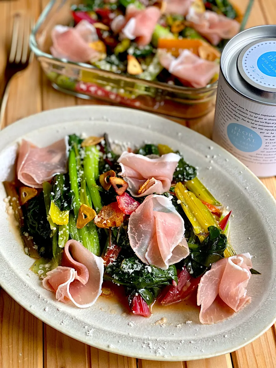 🥬🥗🥩スイスチャードの蒸し煮と生ハムのホットサラダ|ゆきぽん@ゆきの家飲み料理さん