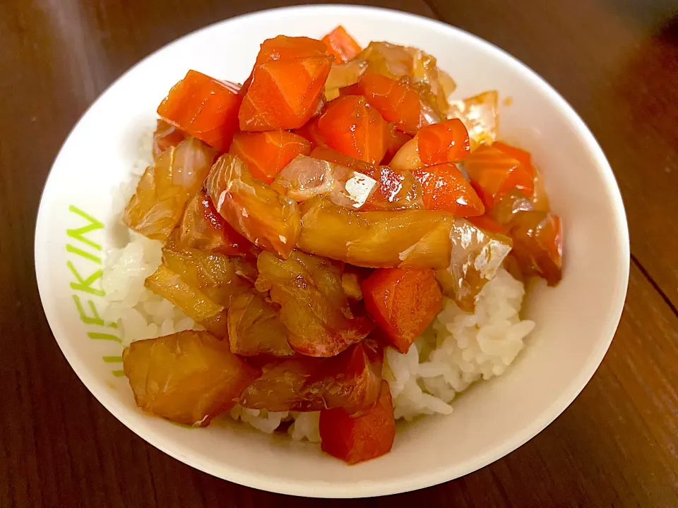 サーモンと真鯛の漬け丼|あづきさん