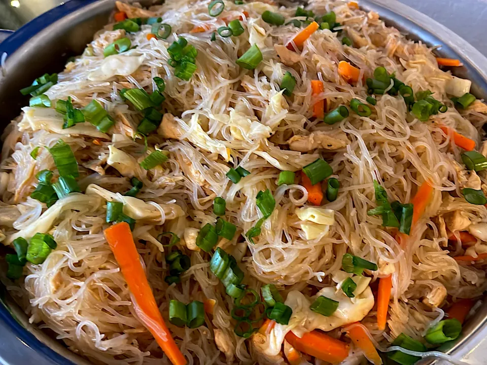 Pancit|Marnelli Dela Cruz Hollandさん