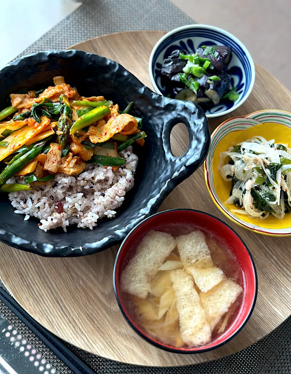 豚キムチ丼🐷|ともえ☆さん