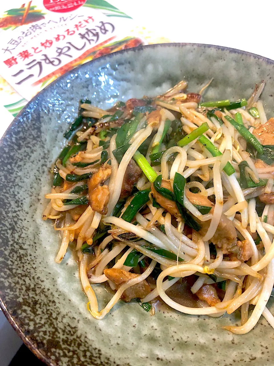 大豆のお肉でニラもやし炒め|まりごんさん