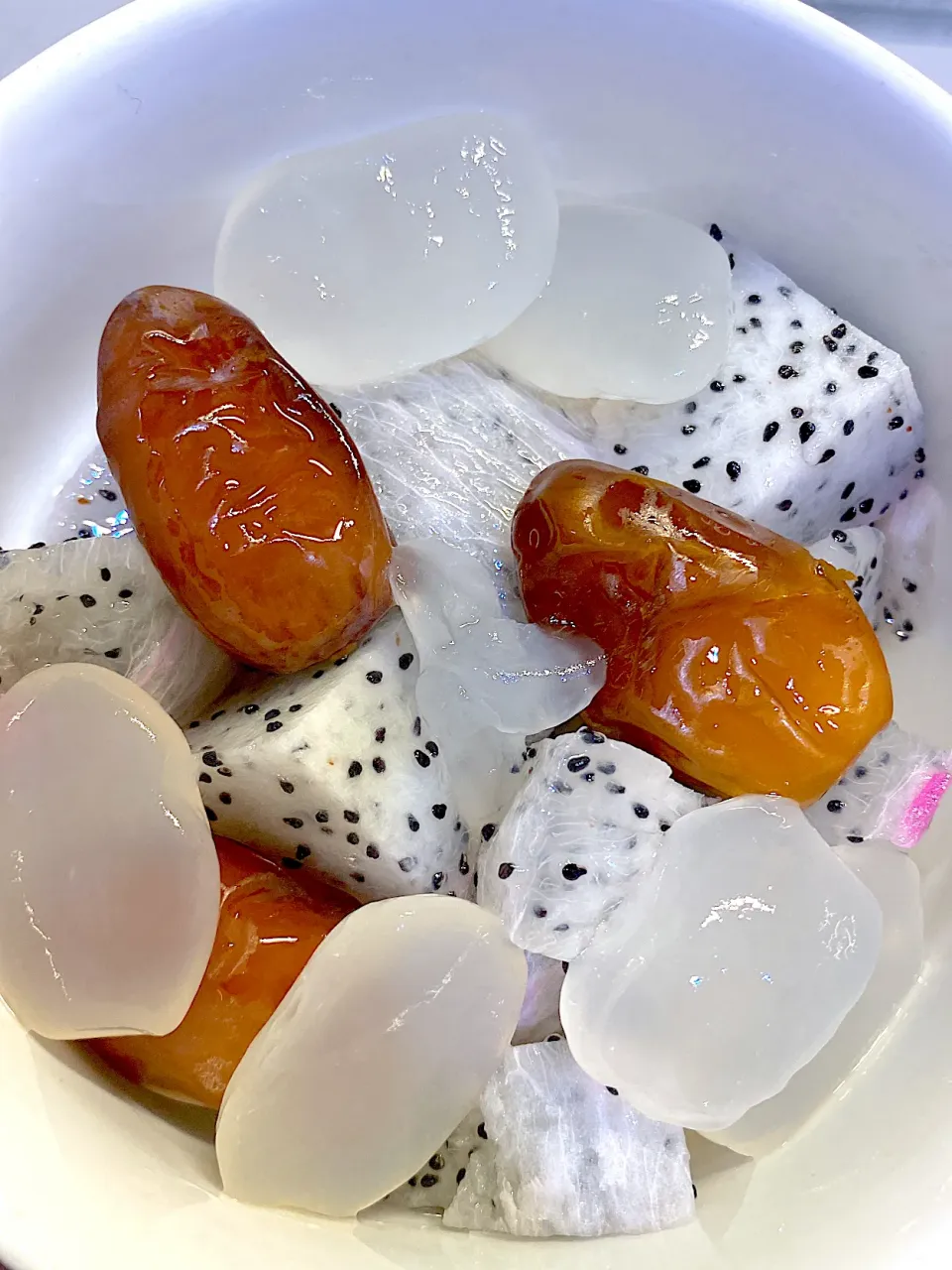 Yummy 😋 Dates, Sugar palm fruits, and dragon fruits|janeさん