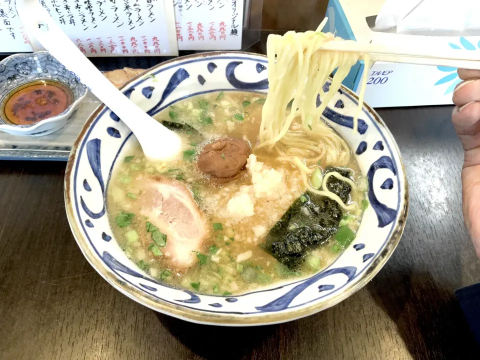 Snapdishの料理写真:梅干しと大根おろしのみぞれラーメン　茨城県かすみがうら市　がんこや|Takeshi  Nagakiさん