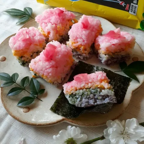 「かみきれーる 手巻キッズ」を使ってみたSnapdishの料理・レシピ写真:かみきれーる♪手巻キッズ海苔を押し寿司と🤗