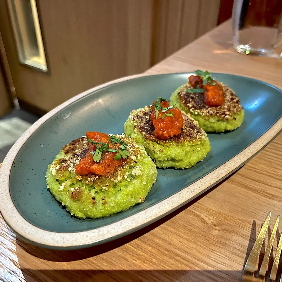 Snapdishの料理写真:Aloo matar tikki|skyblueさん