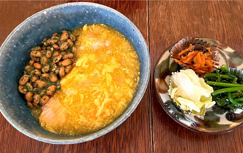 ランチ♯親子丼with納豆♯親子丼♯納豆|小松菜さん