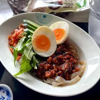 大豆のお肉でこんにゃくビビン麺