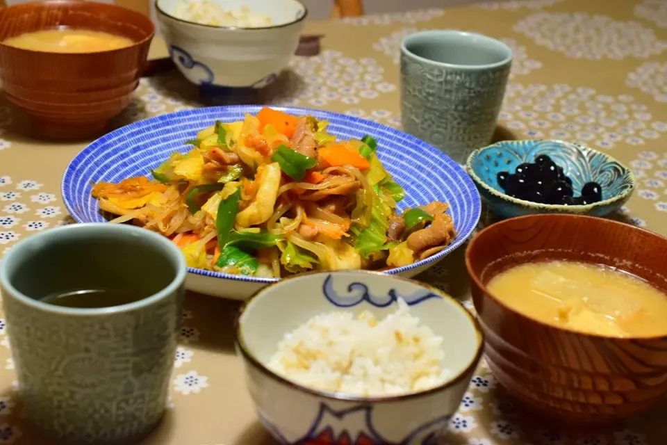 豚もつキムチの野菜炒め定食|うにんぱすさん