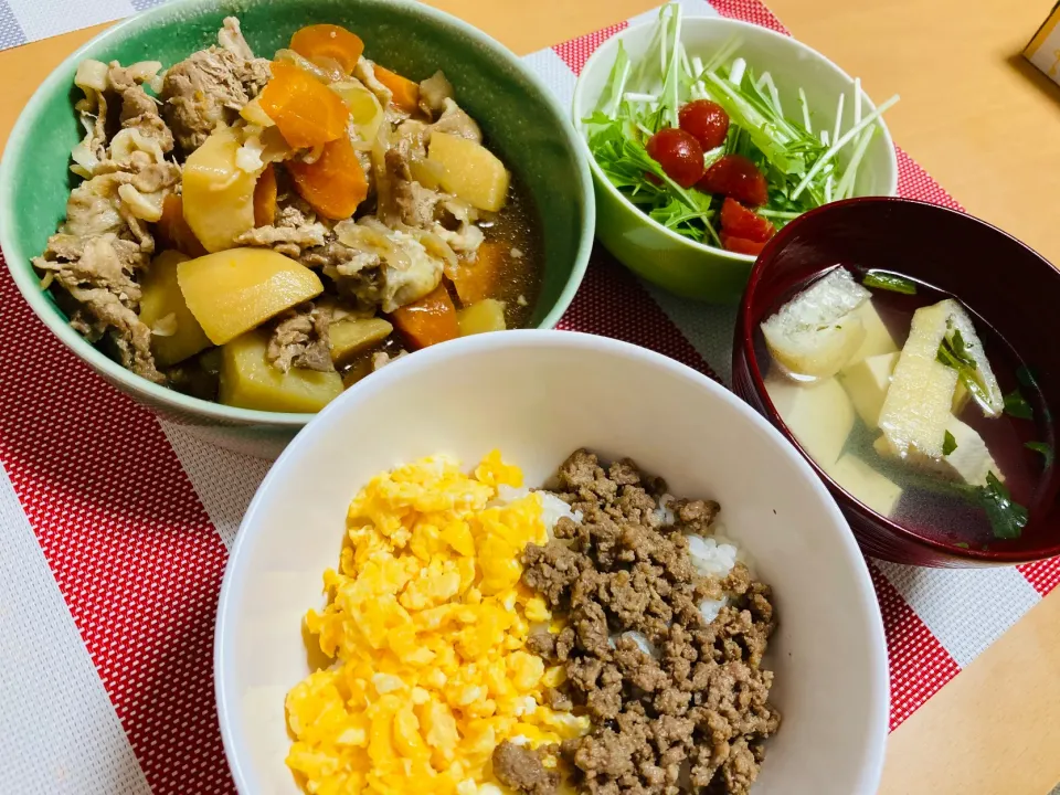 Snapdishの料理写真:【残りはお弁当に】そぼろ丼　肉じゃが|飛鳥さん