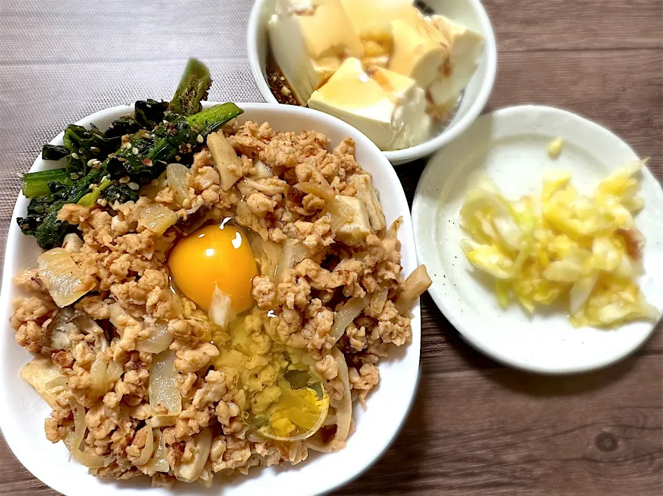 大豆ミートそぼろ丼|チカさん