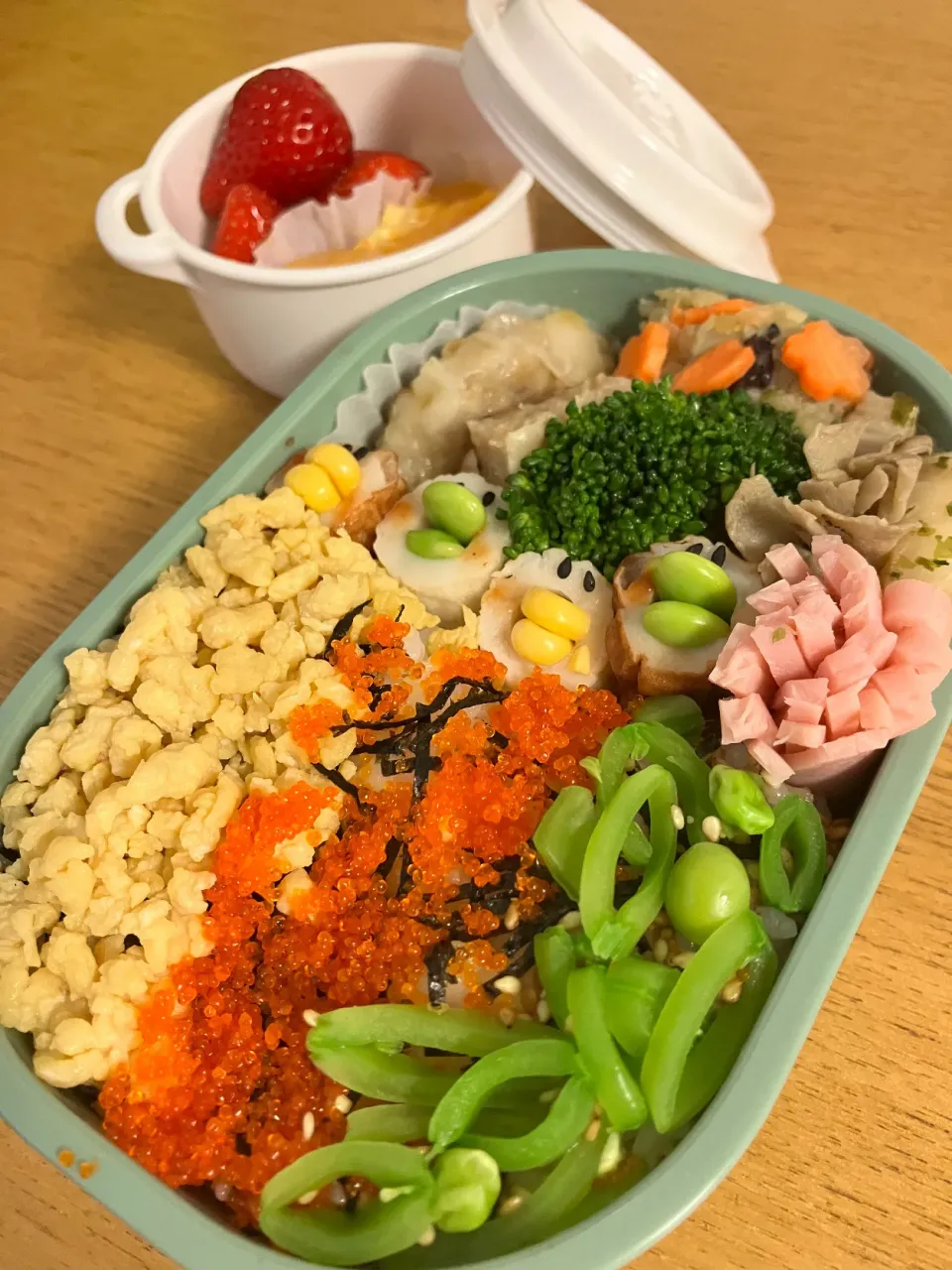 Snapdishの料理写真:三食丼|杏都さん