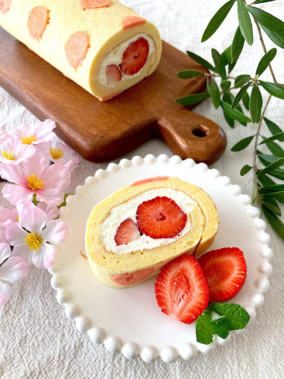 ＊春の苺ロールケーキ🍓🌸＊|＊抹茶＊さん