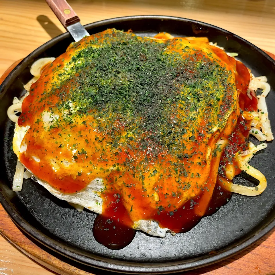 お好み焼 イカ天肉玉うどん入り|T. Wonderさん